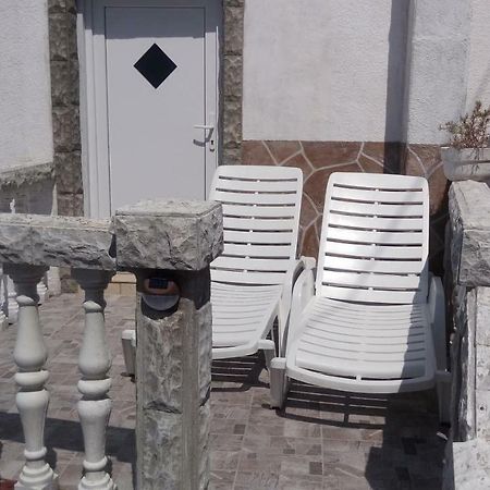Apartmani Mira Senj  Bagian luar foto