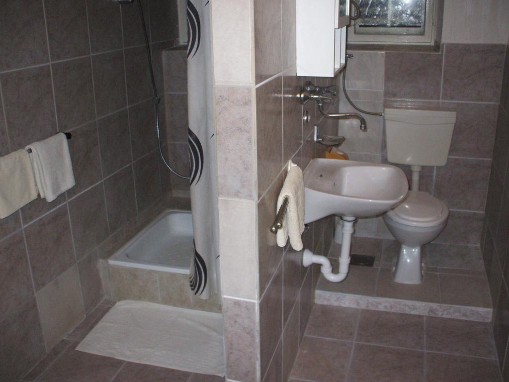 Apartmani Mira Senj  Bagian luar foto