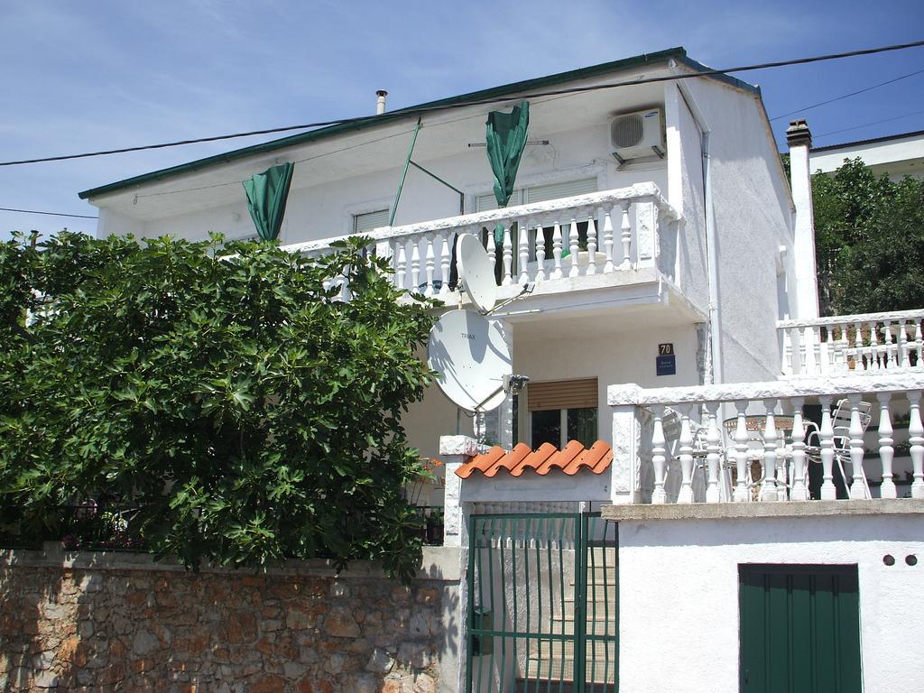 Apartmani Mira Senj  Bagian luar foto