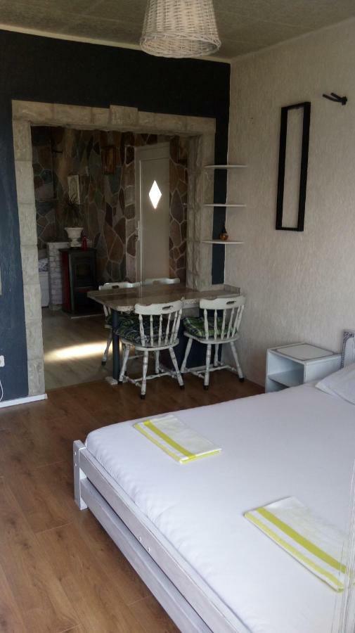 Apartmani Mira Senj  Bagian luar foto